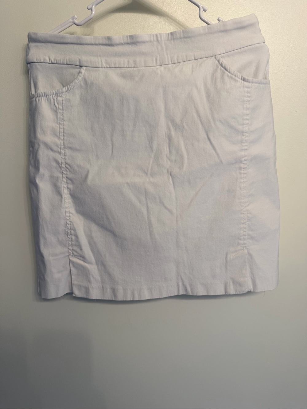 Women’s White Golf Skort with Pockets